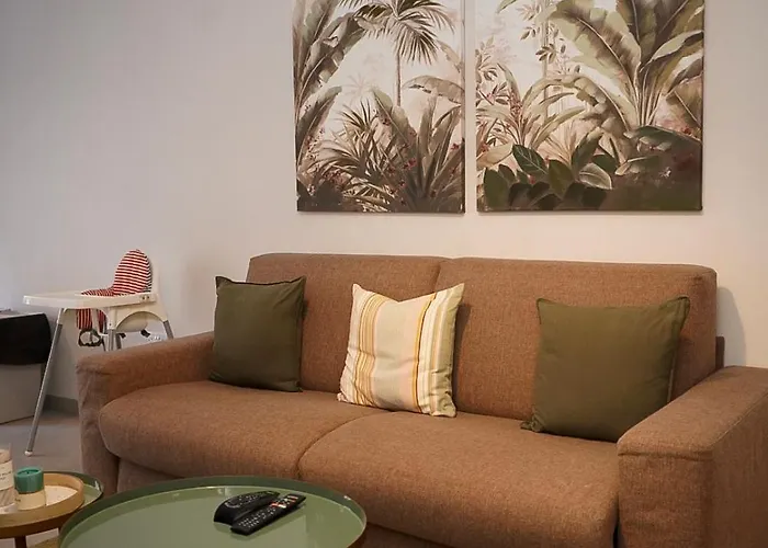 Apartment Lovely 3br Next To Bus Terminus Sleeps8 St. Paul's Bay