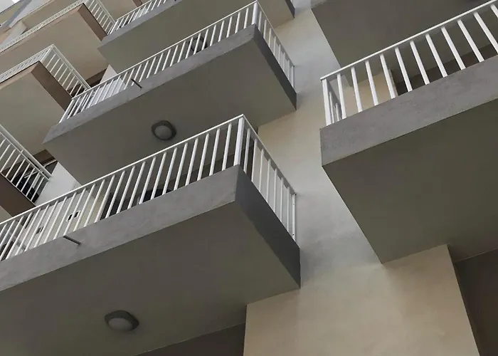 Lovely 3br Next To Bus Terminus Sleeps8