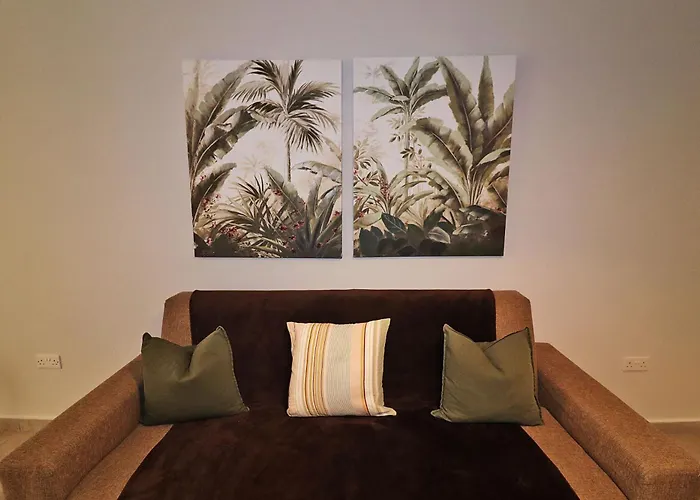 Lovely 3br Next To Bus Terminus Sleeps8 St. Paul's Bay