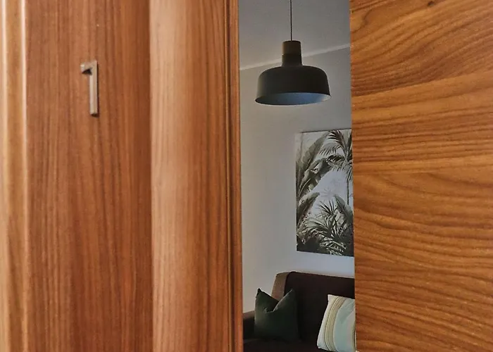 Apartment Lovely 3br Next To Bus Terminus Sleeps8