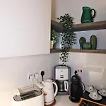 Lovely 3br Next To Bus Terminus Sleeps8 * Σεντ Πόλς Μπέι