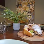 Lovely 3br Next To Bus Terminus Sleeps8 Διαμέρισμα Σεντ Πόλς Μπέι