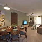 Lovely 3br Next To Bus Terminus Sleeps8