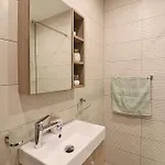 Lovely 3br Next To Bus Terminus Sleeps8 * Σεντ Πόλς Μπέι