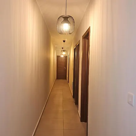 Lovely Next To Bus Terminus 公寓 *