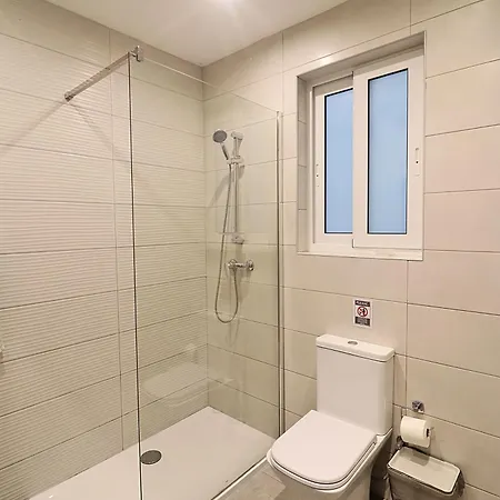 公寓 Lovely Next To Bus Terminus *