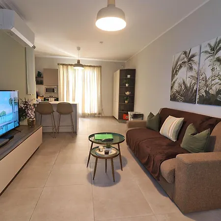 Lovely 3br Next To Bus Terminus Sleeps8 Апартаменты