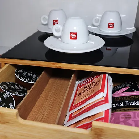 Lovely Next To Bus Terminus *