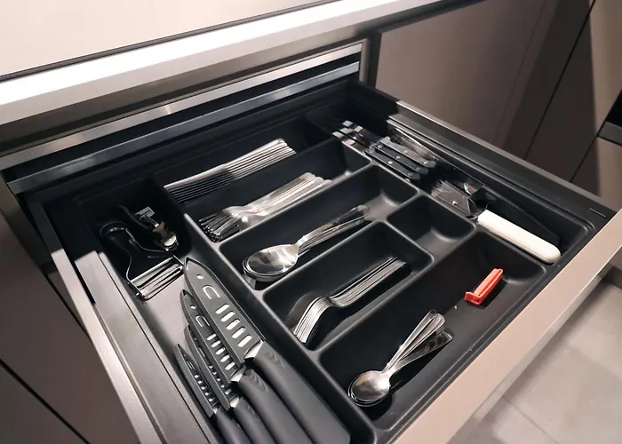 Апартаменты Lovely Next To Bus Terminus Сент-Полс-Бей