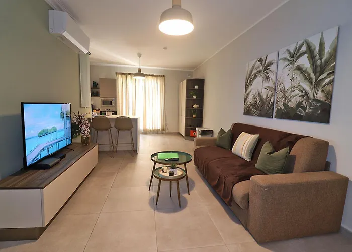 Lovely Next To Bus Terminus Апартаменты